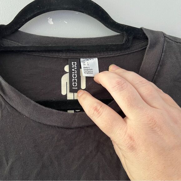 Billie Eilish Divided Graphic Band Tee Short Sleeve Oversized Size Large - Picture 4 of 9